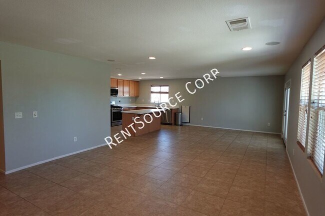 Building Photo - 4 Bedroom 2 Bathroom Single Story Home for...