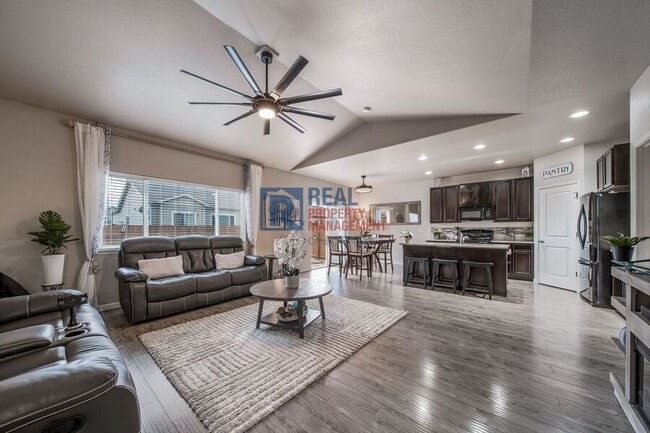 Photo - 1033 Traildust Dr House