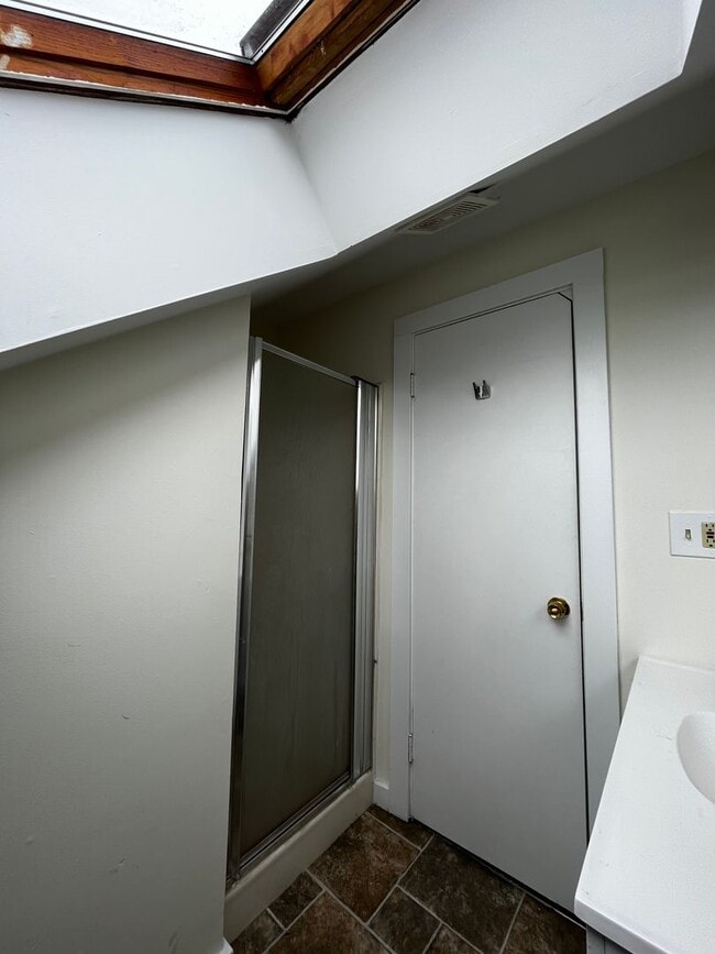 Building Photo - 20-22-22 Winter St