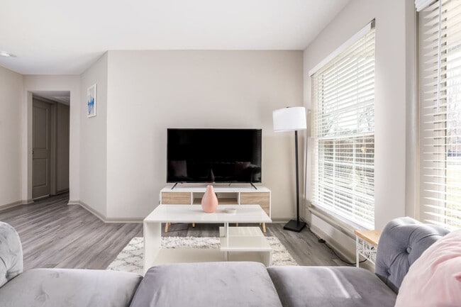 Foto del edificio - 912 Maplebrook Dr