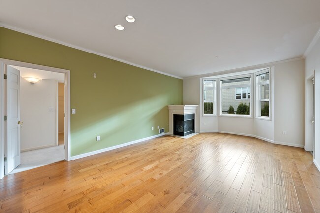 Building Photo - The Plaza on State - 2 bedrooms