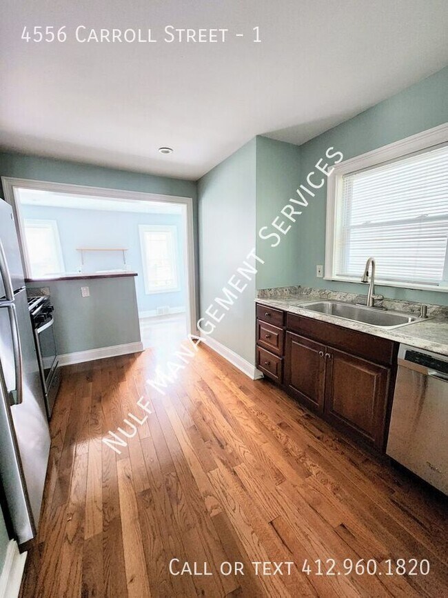 Foto del edificio - 4556 Carroll St