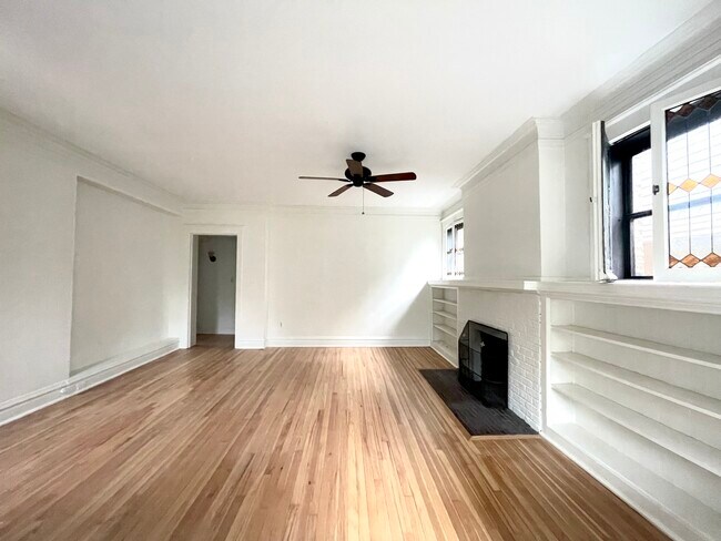 Foto del edificio - 1233 Judson Ave