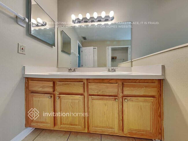 Foto del edificio - 733 Dutch Neck Ct