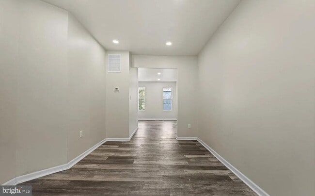 Building Photo - 3030 Windsor Ave