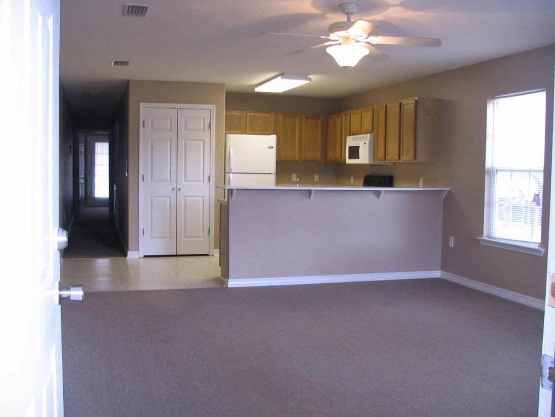 Primary Photo - 242 Wilson Ave