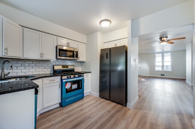 Kitchen - 12 N Lindenwood St
