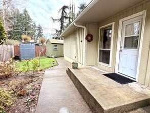 Building Photo - 936 Daniels Dr