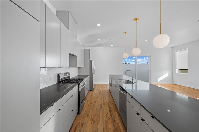 Foto del edificio - 1715 Bennett Ave