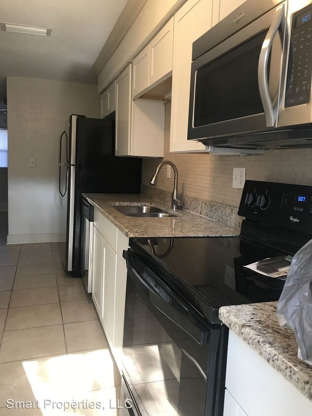 Foto principal - 2 br, 1 bath House - 137 E Patterson Street