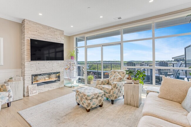 Photo du bâtiment - Luxury 3 Bdrm Condo for Rent in NorthLink * Parking * Storage * 10th Floor Views