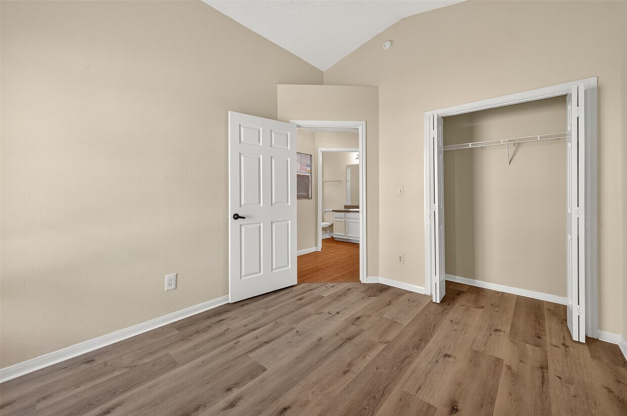 Foto del edificio - 15747 Ridgegate Rd