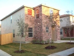 Building Photo - 16138 Branching Oaks