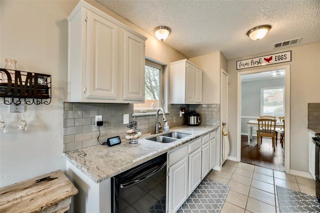 Foto del edificio - 425 Country View Ln