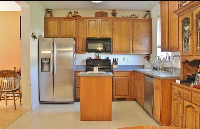 Building Photo - 3704 Armory Ln