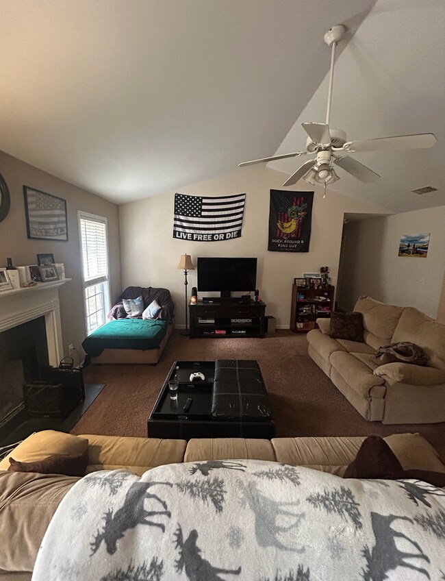 Foto del edificio - 146 Oak Meadows Dr