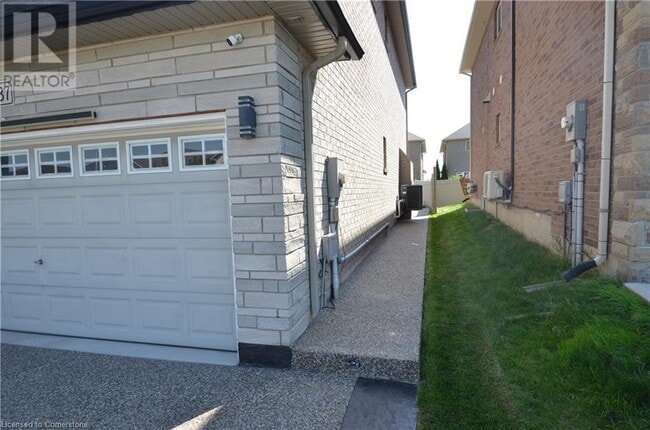 Building Photo - 187 Chambers Dr