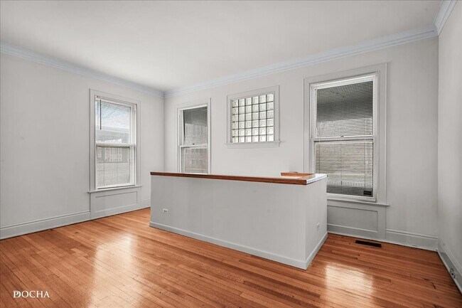 Foto del edificio - 524 Washington Blvd