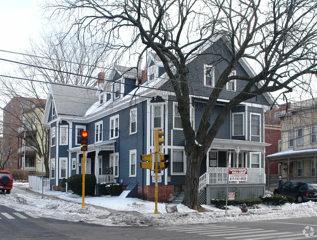 Primary Photo - 185-187 Beacon St