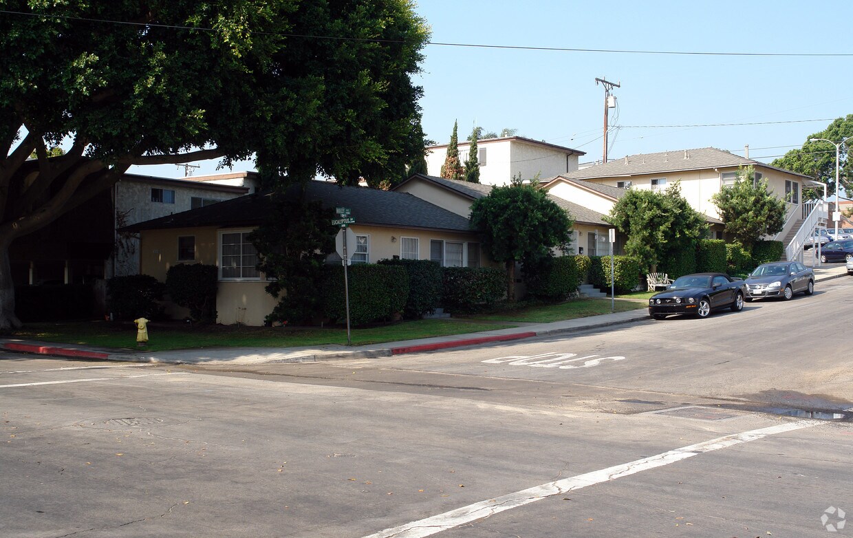 Primary Photo - 335 Eucalyptus Dr