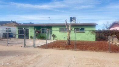 Building Photo - 5133 Pikes Peak Dr