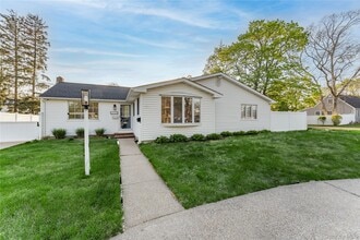 Building Photo - 1398 Pine Acres Blvd