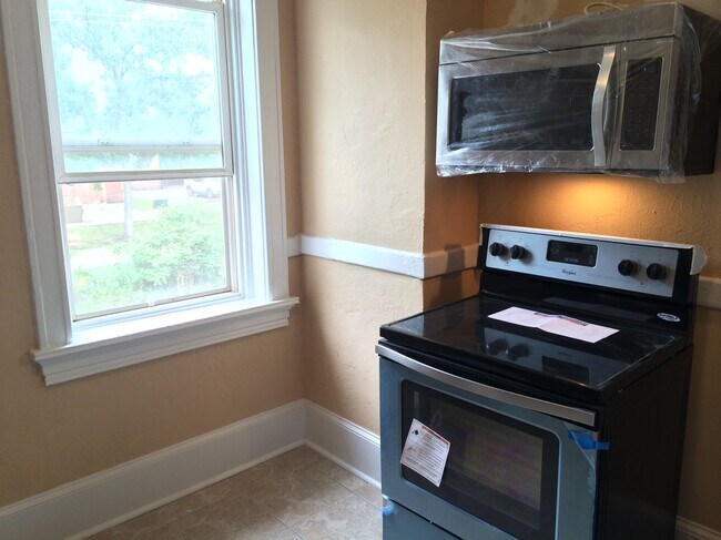 Building Photo - 719 Westgate Ave