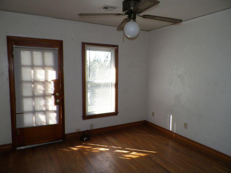 313 1/2 W Gore Blvd, Lawton, OK 73501 House Rental in Lawton, OK