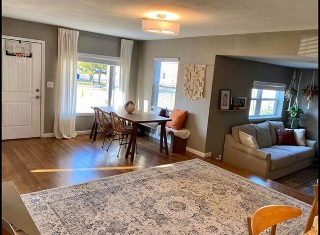 Foto del edificio - 1231 Westlawn Dr
