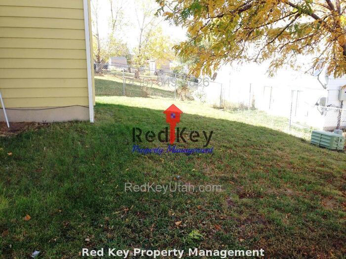 Building Photo - E Smelter Rd Duplex