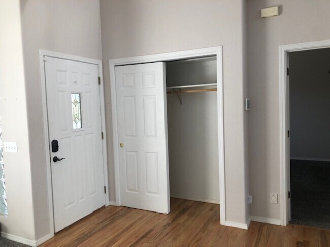 Foto del edificio - 245 Arnos St