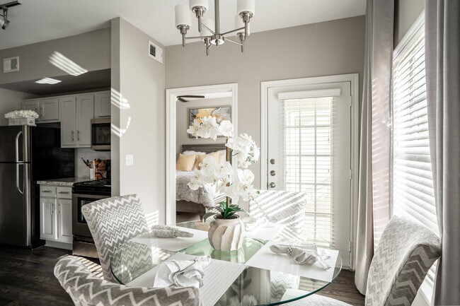 Comedor - The Henry at Rosenberg