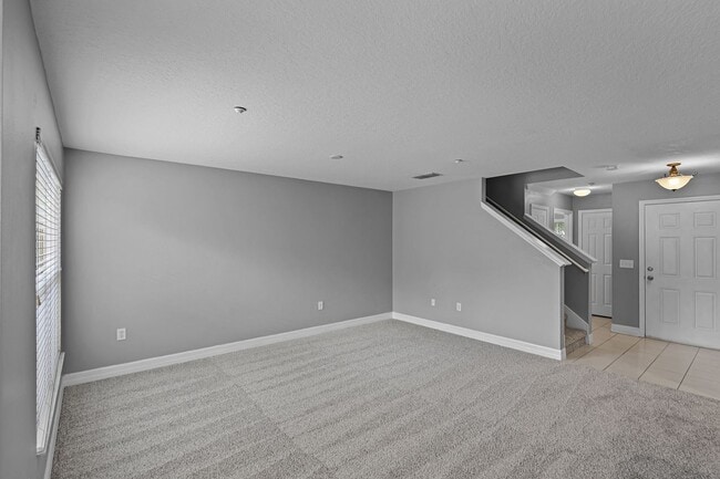 Building Photo - 2/2.5/2 Plus Loft in Gated Winter Garden C...