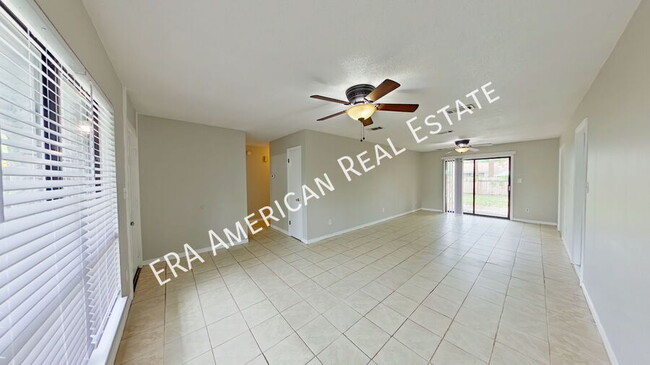 Building Photo - 1403 Mixon Dr