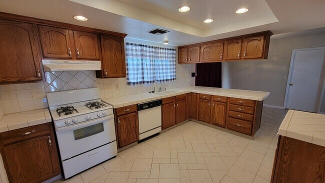Foto del edificio - 9732 Susan Ave