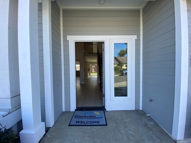 Foto del edificio - Bright & Upgraded 4BD/3BA Rental in San Ma...