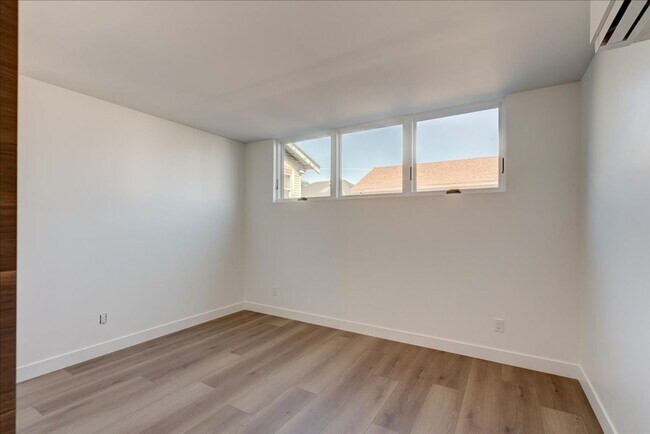 Foto del edificio - New 2 Bedroom Home in Historic Sherman Heights - Available For Immediate Move-In