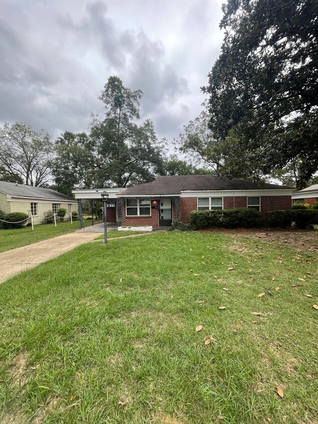 Primary Photo - 916 Grenada Dr