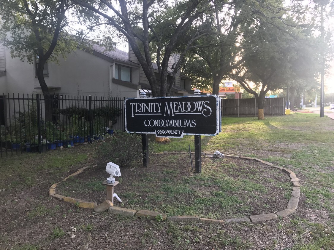 Foto principal - 9696 Walnut St