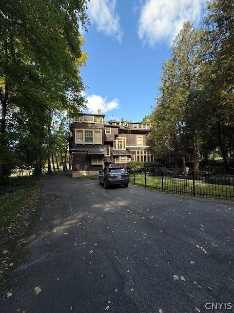 Foto del edificio - 1618 James St