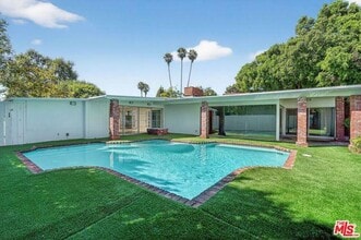 Building Photo - 2042 Linda Flora Dr