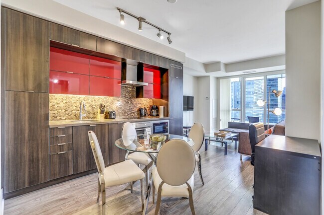 Photo du bâtiment - 299 Front St W