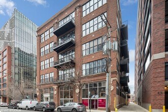 Building Photo - 215 N Aberdeen St