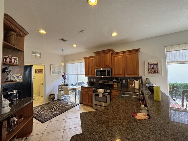 Foto del edificio - 462 Montelluna Dr