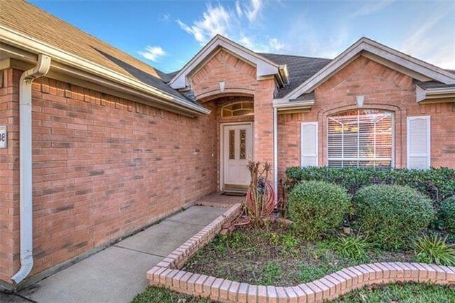 Building Photo - 12908 Conifer Ln