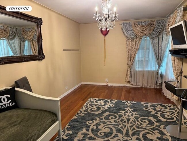 Foto del edificio - 325 E 77th St
