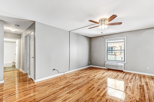 Building Photo - 416 68th St