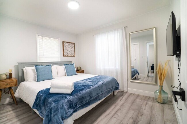 Foto del edificio - Homey Cozy Newly Renovated Stylish & chic