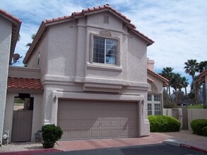 Building Photo - 2223 Ramsgate Dr