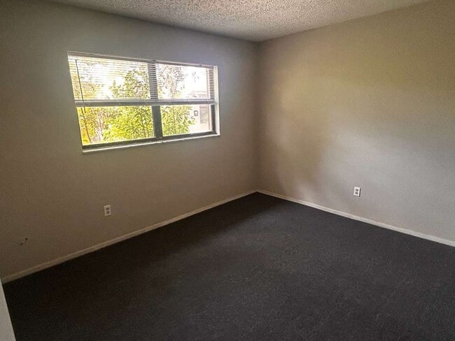 Building Photo - Stunning Updated Home with Large Fenced Yard